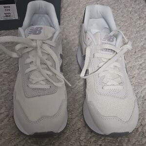 NWT Womens New Balance 515 Size 9